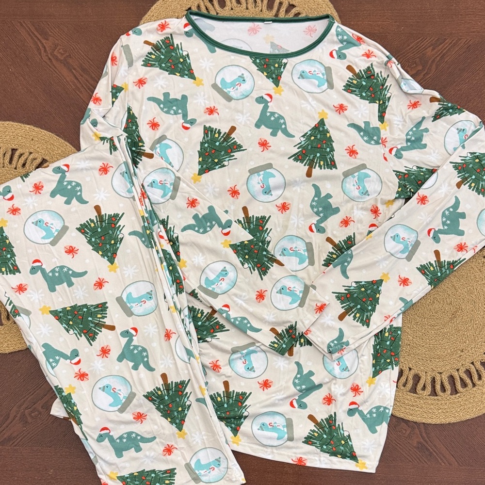 Women’s Christmas Dinosaur Pajama Set‎ Size L Holiday Long Sleeve / Pants